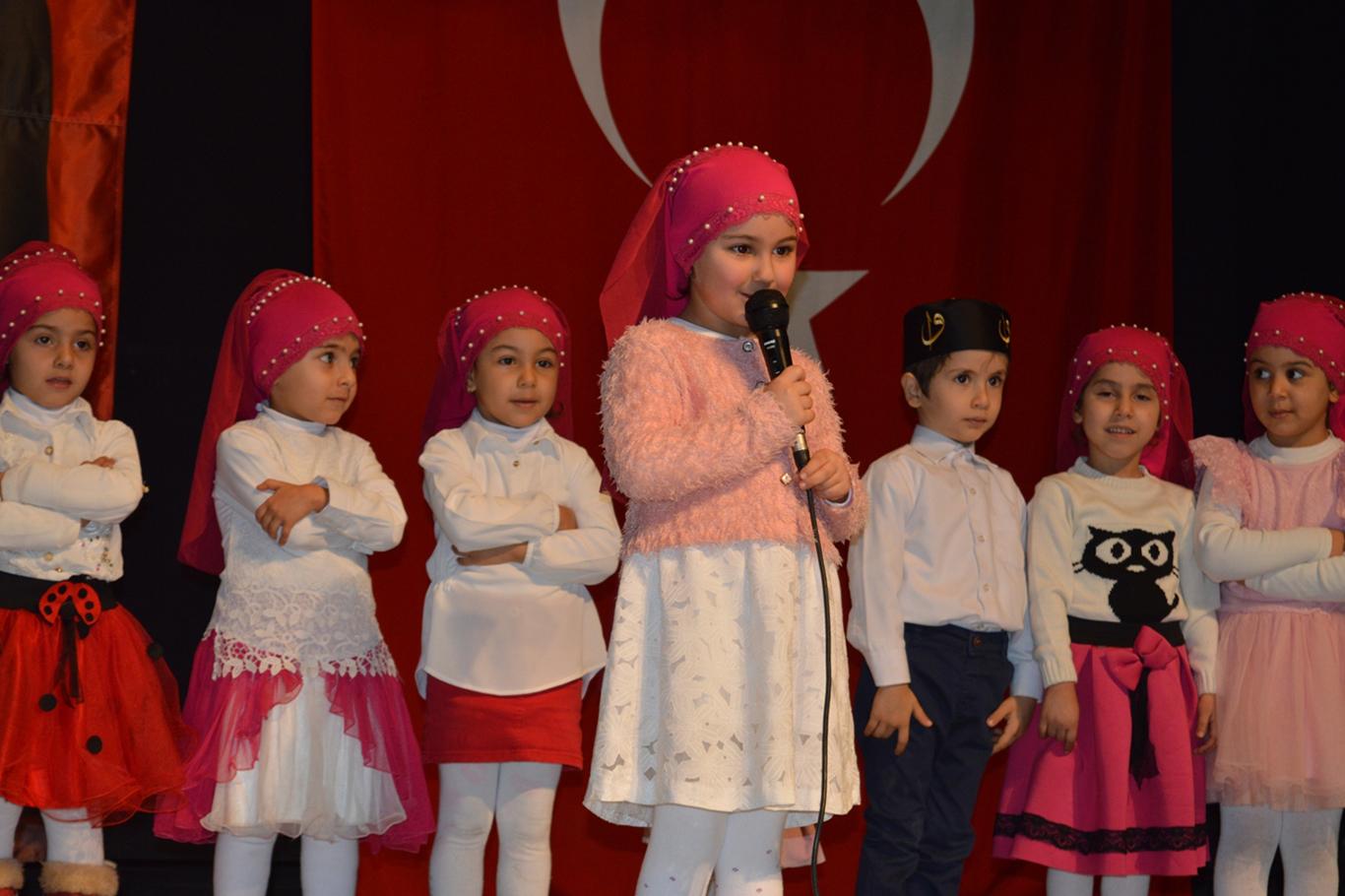 4-6 yaş Kur’an kursu çocuklarının Mevlid etkinliği göz doldurdu